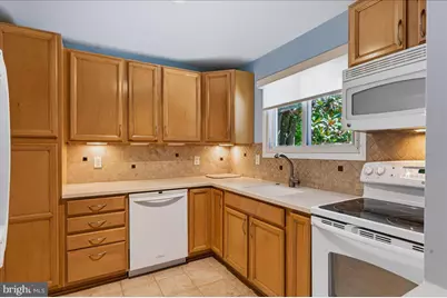 4946 S Raintree Court, Wilmington, DE 19808 - Photo 8