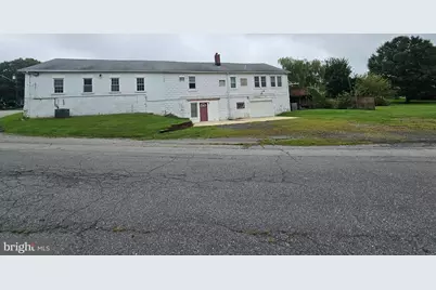 210 Broad Street, Saint Georges, DE 19733 - Photo 2