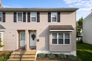 128 E Green Valley Cir, Newark, DE 19711 - Photo 1