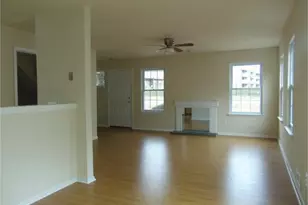 202 Stonebridge Blvd, New Castle, DE 19720 - Photo 2
