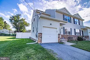 211 E Hazeldell Ave, New Castle, DE 19720 - Photo 2