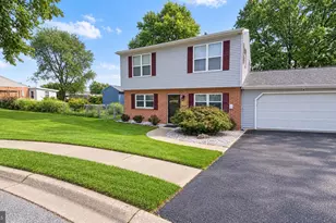 12 Rogers Cir, Newark, DE 19702 - Photo 2