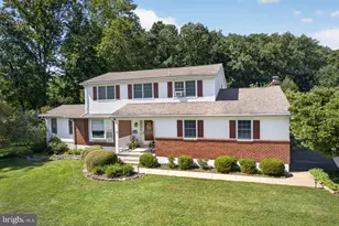 821 N Country Club Dr, Newark, DE 19711 - Photo 2