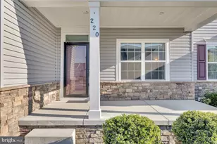 220 Felix Dr, Newark, DE 19713 - Photo 2