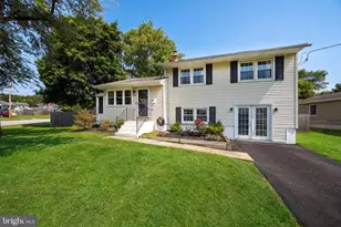 1412 Oak Hill Dr, Wilmington, DE 19805 - Photo 1