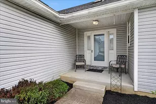 3 Cobblefield Dr, Newark, DE 19713 - Photo 2