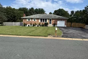 39 Rawlings Dr, Bear, DE 19701 - Photo 2