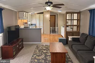 8 Vincent Ct, Bear, DE 19701 - Photo 2