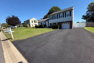 80 Scott Run Cir, Bear, DE 19701 - Photo 2