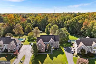 327 Meadow Glen Dr, Bear, DE 19701 - Photo 2