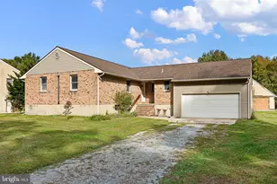 961 Woods Rd, Bear, DE 19701 - Photo 2
