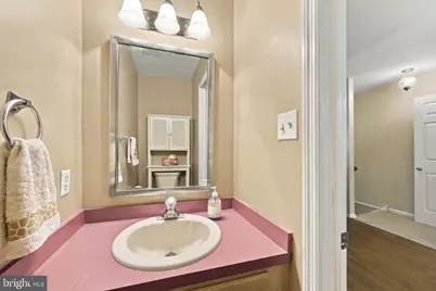 8 Woodfield Drive, Claymont, DE 19703 - Photo 12