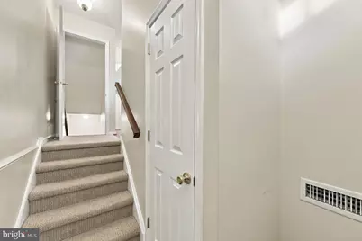 8 Woodfield Drive, Claymont, DE 19703 - Photo 4