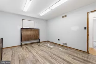 212 W Main St, Elkton, MD 21921 - Photo 18