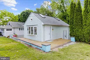 25 Locust St, Earleville, MD 21919 - Photo 2