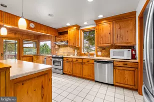 64 S Shore Rd, Elkton, MD 21921 - Photo 10