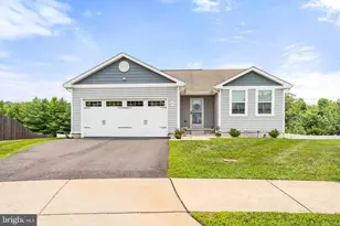 8 Crabapple Ct, Elkton, MD 21921 - Photo 2