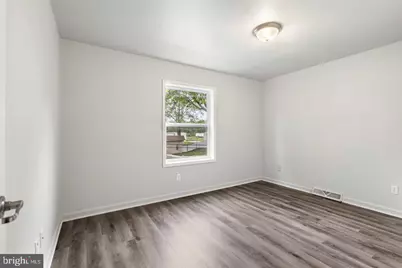 354 W Main Street, Elkton, MD 21921 - Photo 12