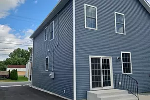 260 W Main St, Elkton, MD 21921 - Photo 2