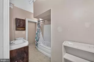 242 W Main St, Elkton, MD 21921 - Photo 8