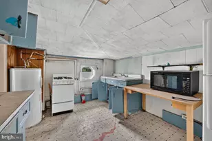 242 W Main St, Elkton, MD 21921 - Photo 24