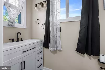 319 E Cecil Avenue E, North East, MD 21901 - Photo 16