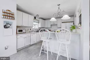 202 Sun Valley Cir, Egg Harbor Township, NJ 08234 - Photo 4