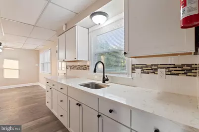 545 Buffalo Avenue, Egg Harbor City, NJ 08215 - Photo 2