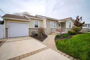 108 N Suffolk Ave, Ventnor City, NJ 08406 - Photo 2