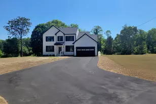 102 Heatherwood Dr, Vineland, NJ 08360 - Photo 1