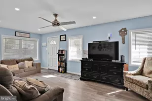 219 Pratt St, Hammonton, NJ 08037 - Photo 4