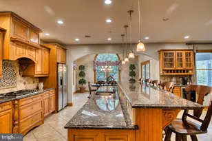 2431 6th Ave, Hammonton, NJ 08037 - Photo 6