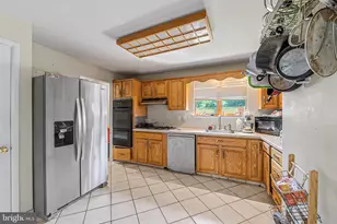 72 S Lisa Dr, Egg Harbor City, NJ 08215 - Photo 2