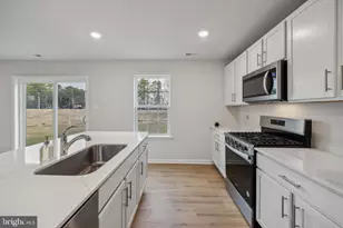 107 Malibu Dr, Egg Harbor Township, NJ 08234 - Photo 4
