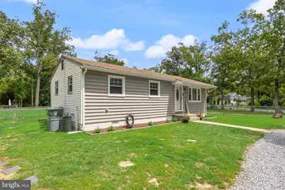 112 E Colton Lane, Williamstown, NJ 08094 - Photo 2