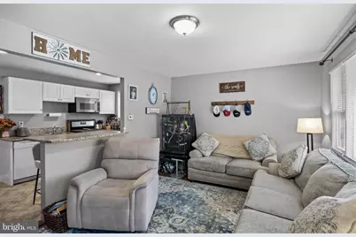 112 E Colton Lane, Williamstown, NJ 08094 - Photo 4