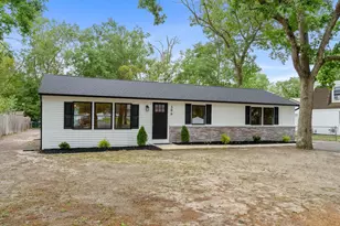306 Wiltshire Dr, Williamstown, NJ 08094 - Photo 2