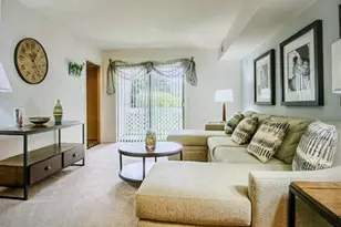 100 Fox Meadow Dr, Maple Shade, NJ 08052 - Photo 2