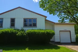 13 Kingsbridge Dr, Burlington, NJ 08016 - Photo 1