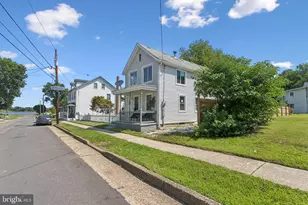 124 Cooper St, Beverly, NJ 08010 - Photo 2