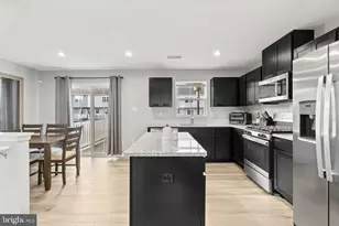 25 Wendowski St, Beverly, NJ 08010 - Photo 12