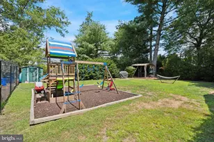 43 E Henry St, Palmyra, NJ 08065 - Photo 2