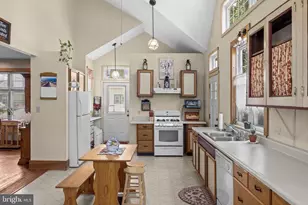 317 Elm Ave, Burlington, NJ 08016 - Photo 10