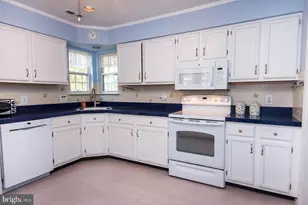 420 Elderberry Ct, Mount Laurel, NJ 08054 - Photo 4