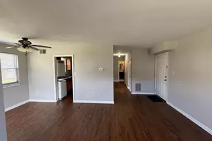 8-4 Florence Tollgate Pl, Florence, NJ 08518 - Photo 4