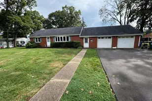 1046 Woodlane Rd, Mount Holly, NJ 08060 - Photo 2