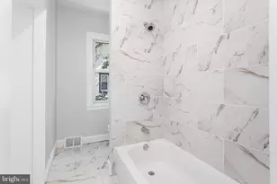 623 W 3rd Street W, Florence, NJ 08518 - Photo 24