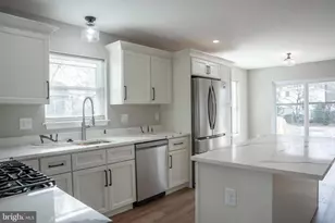 702 Delaware Ave, Riverside, NJ 08075 - Photo 4