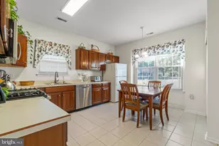 9 Dutchess Ct, Southampton, NJ 08088 - Photo 8