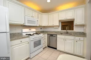 29 Village Ln, Mount Laurel, NJ 08054 - Photo 8